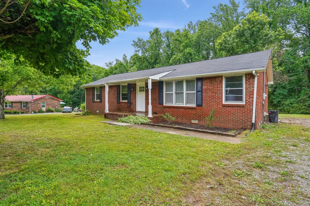 744 Scoutview Road Ashland City TN 37015