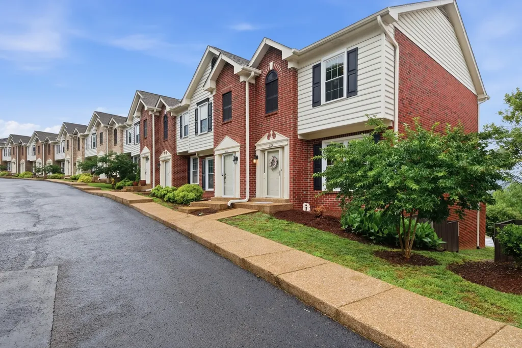 1604 Brentwood Pointe Franklin TN 37067