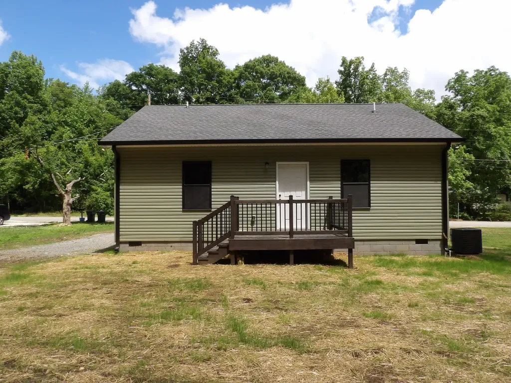 302 W Richland Avenue Waverly TN 37185