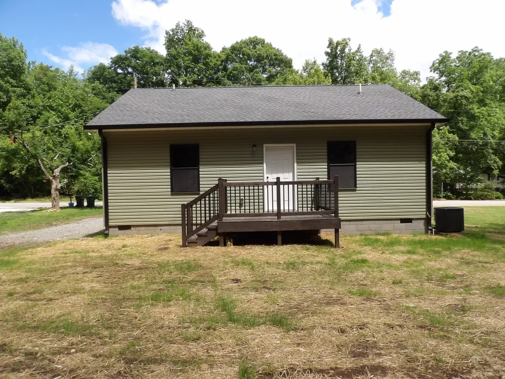 302 W Richland Avenue Waverly TN 37185