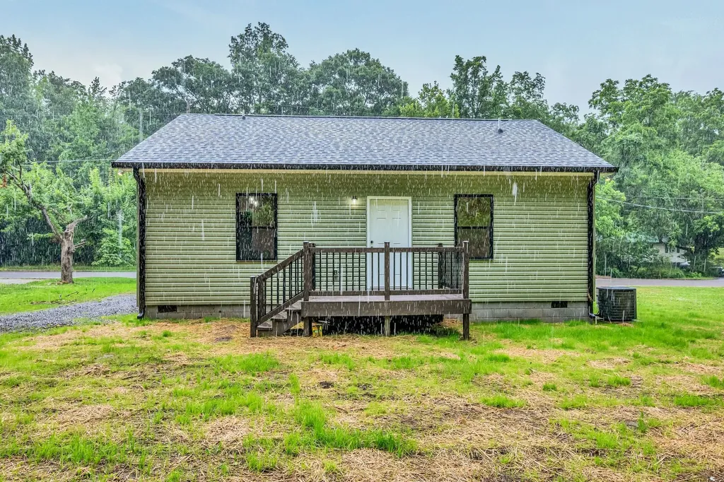 302 W Richland Avenue Waverly TN 37185