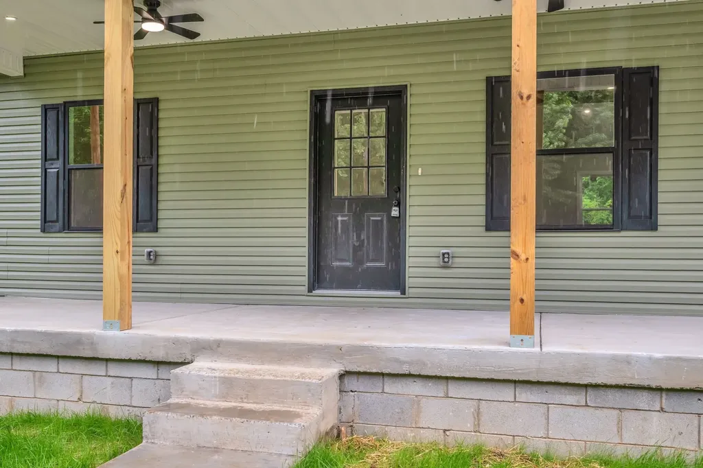 302 W Richland Avenue Waverly TN 37185