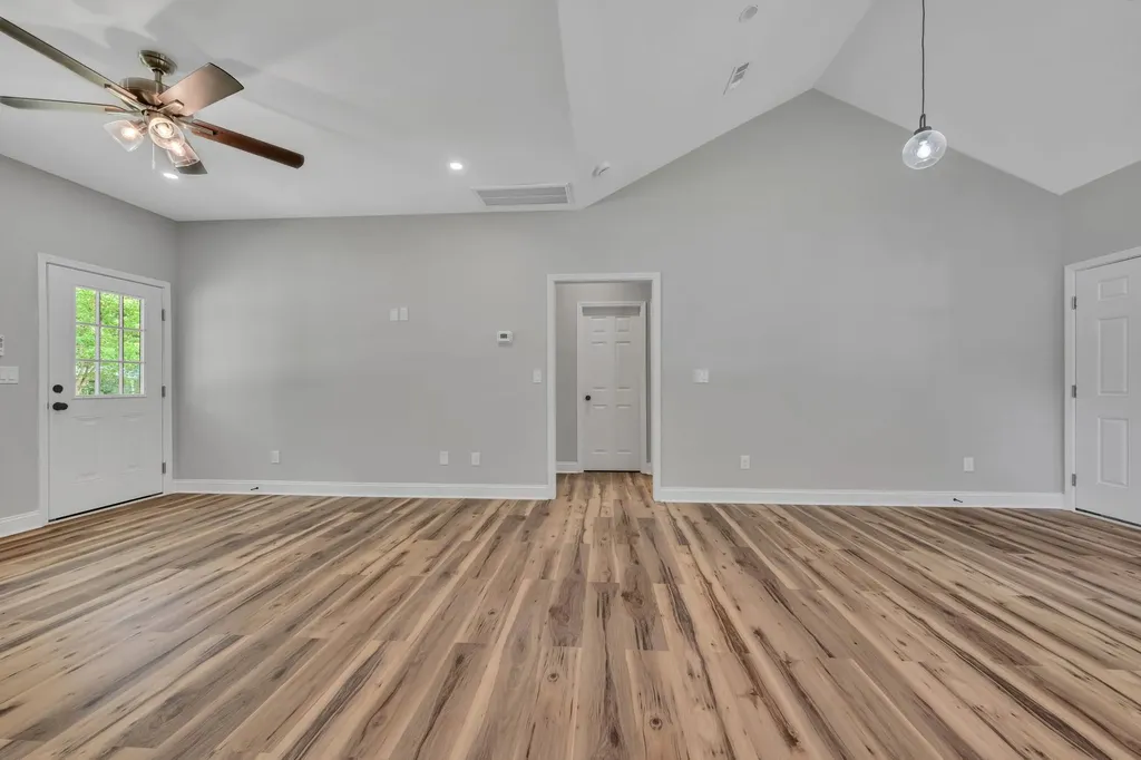 302 W Richland Avenue Waverly TN 37185