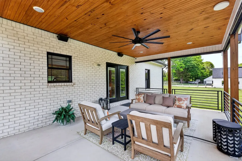 2235 Lock B Road, N Clarksville TN 37043