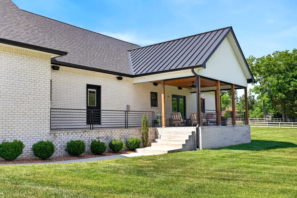 2235 Lock B Road, N Clarksville TN 37043