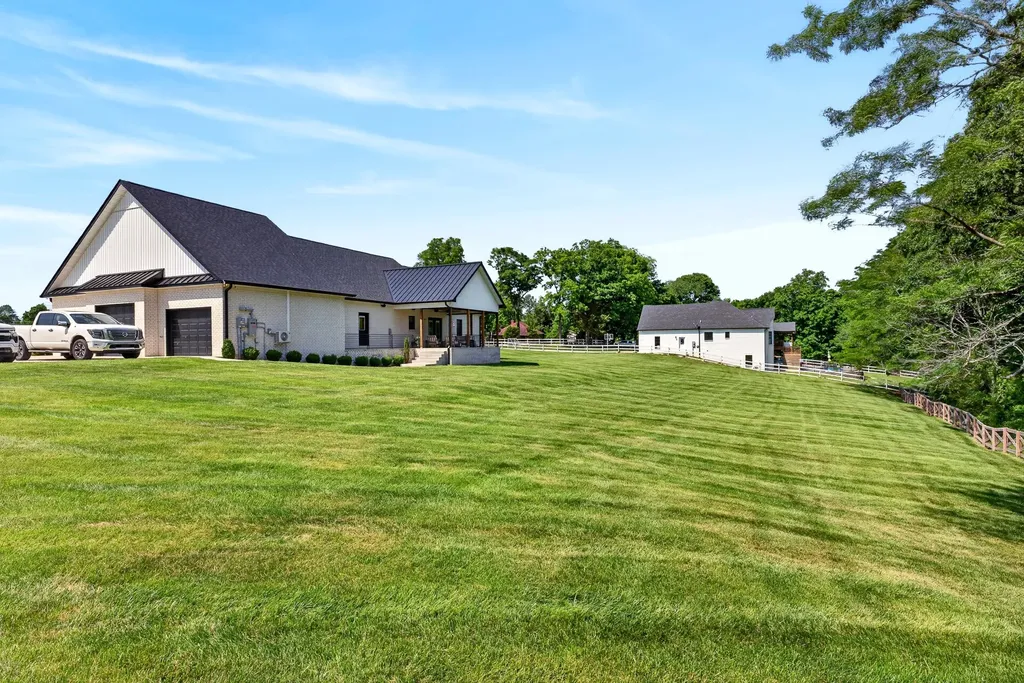 2235 Lock B Road, N Clarksville TN 37043