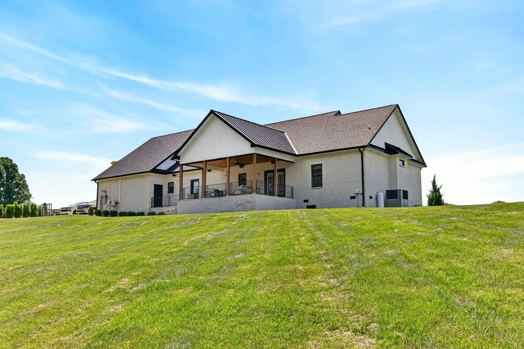 2235 Lock B Road, N Clarksville TN 37043