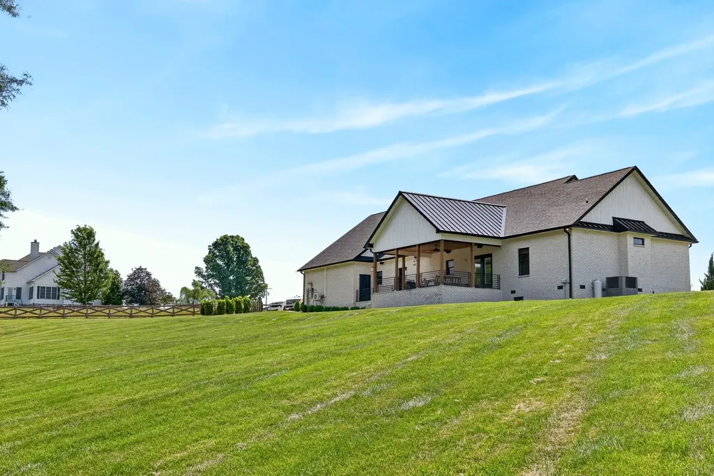 2235 Lock B Road, N Clarksville TN 37043