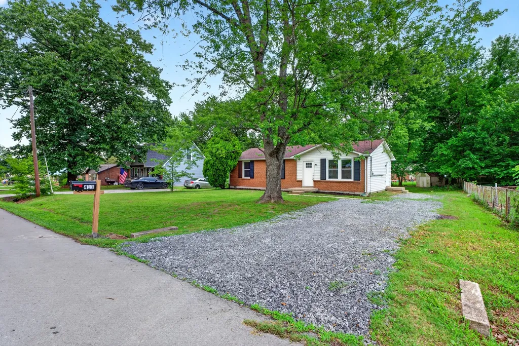 411 Julie Drive Clarksville TN 37042