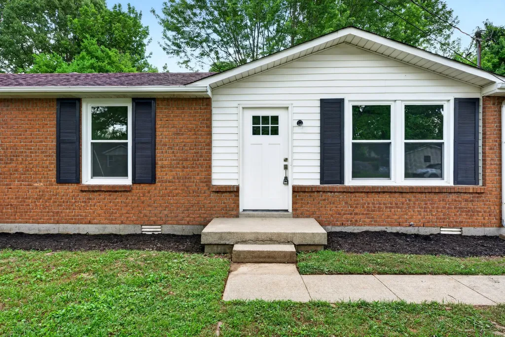 411 Julie Drive Clarksville TN 37042