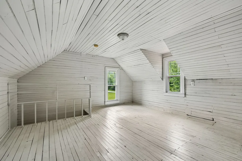 15 Sloan Branch Road Pleasant Shade TN 37145