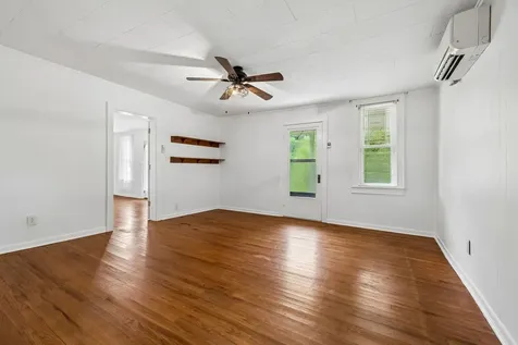 15 Sloan Branch Road Pleasant Shade TN 37145