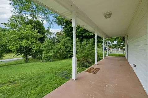 15 Sloan Branch Road Pleasant Shade TN 37145