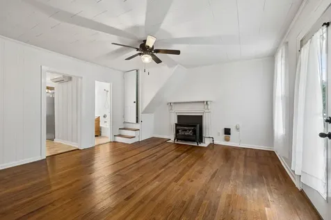 15 Sloan Branch Road Pleasant Shade TN 37145