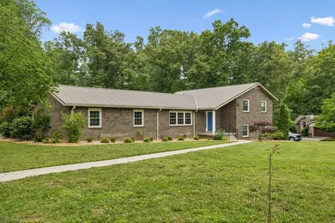 220 Lakewood Drive Tullahoma TN 37388