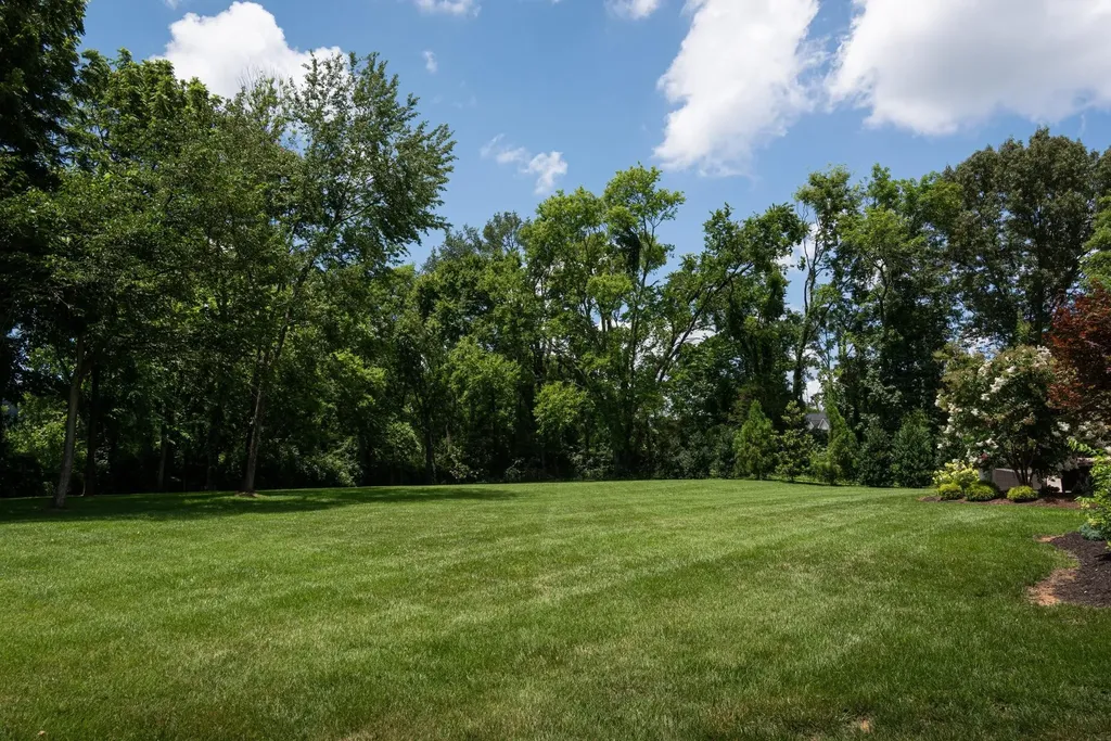 5655 Granny White Pike Brentwood TN 37027
