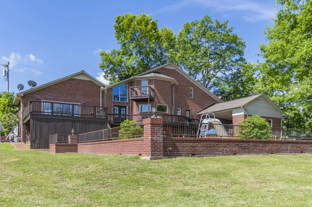 1979 Buck Daniels Road Culleoka TN 38451