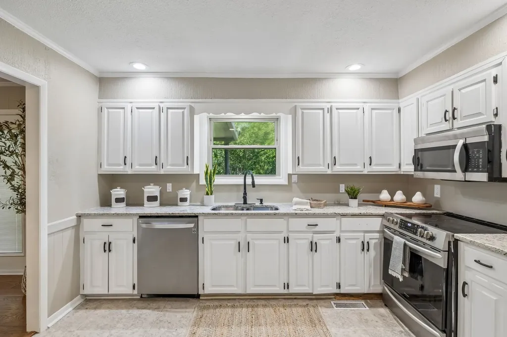 216 Bartonwood Drive Lebanon TN 37087
