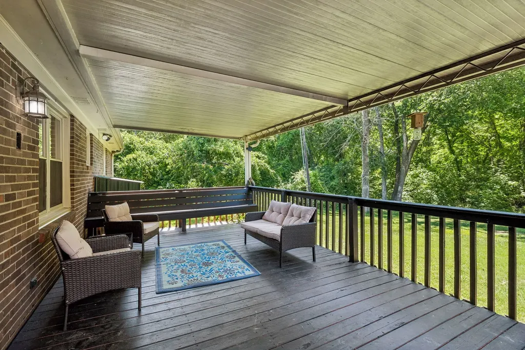 216 Bartonwood Drive Lebanon TN 37087