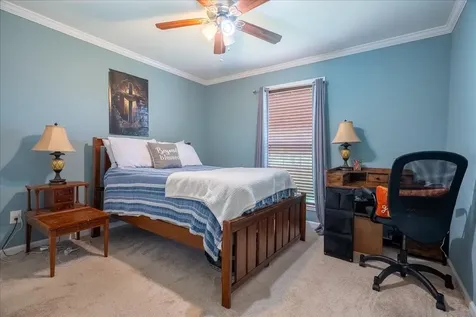30 Taylor Circle Ethridge TN 38456