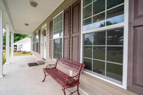 30 Taylor Circle Ethridge TN 38456