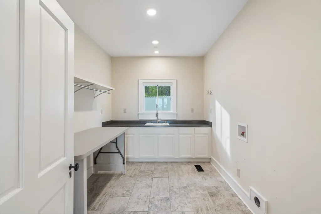 692 Possum Trot Road Grandview TN 37337