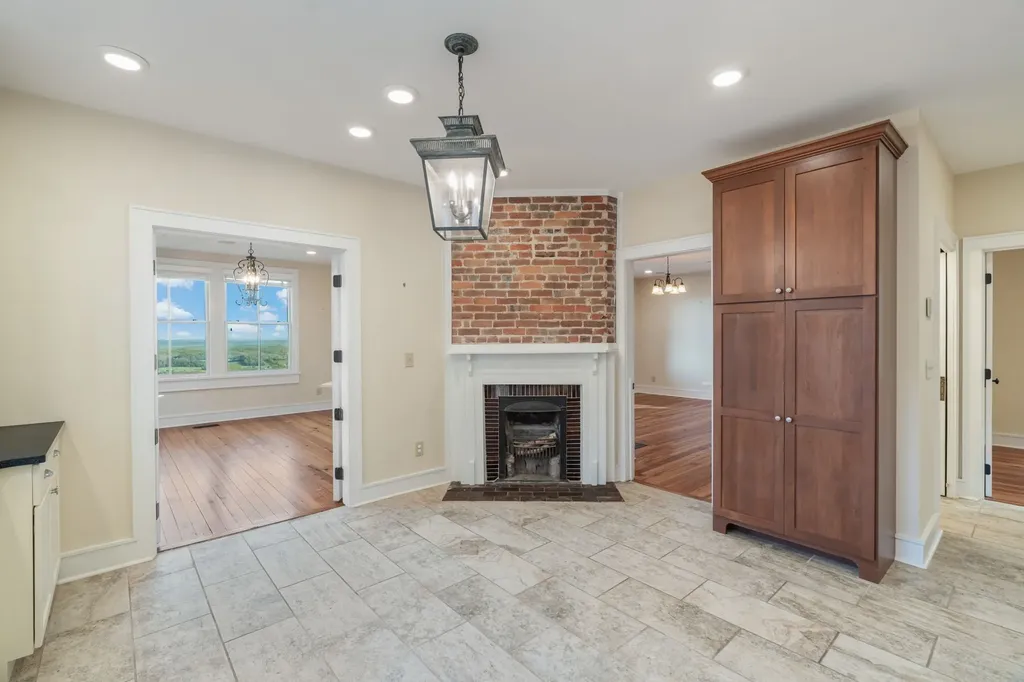 692 Possum Trot Road Grandview TN 37337