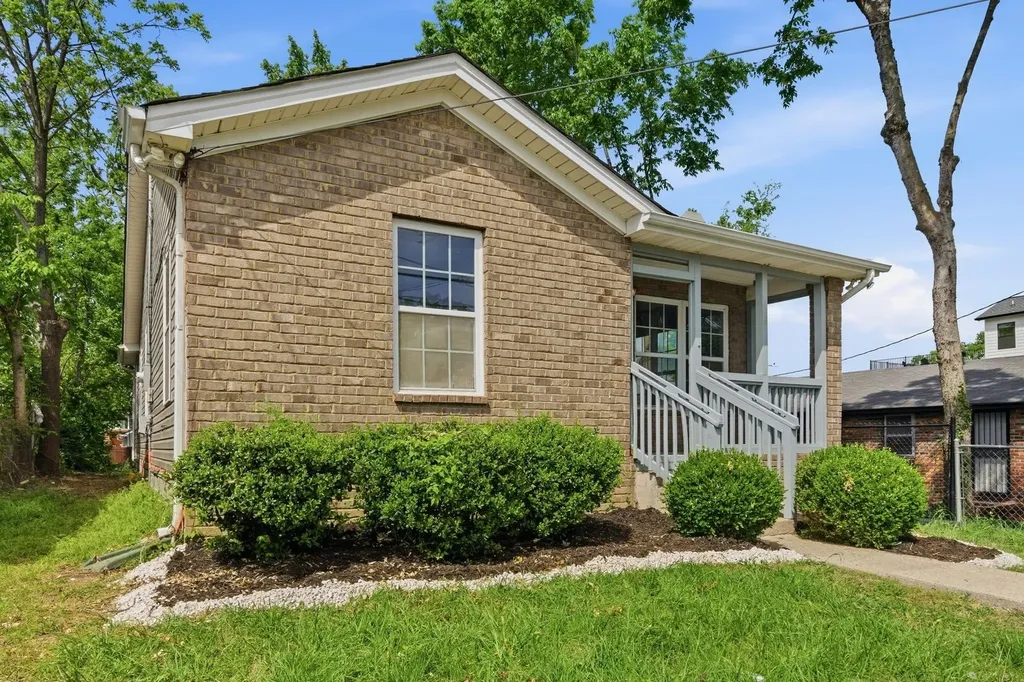737 25th Ave, N Nashville TN 37208