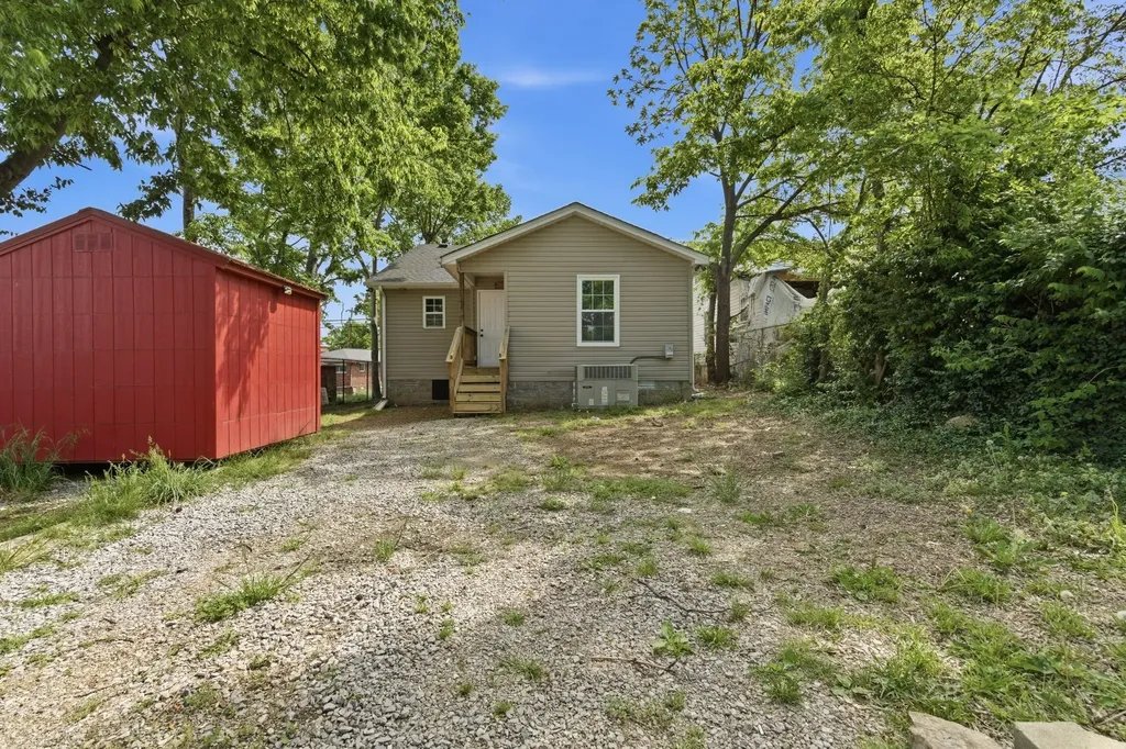 737 25th Ave, N Nashville TN 37208