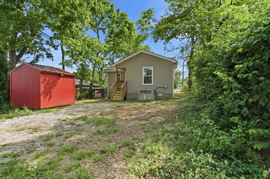 737 25th Ave, N Nashville TN 37208