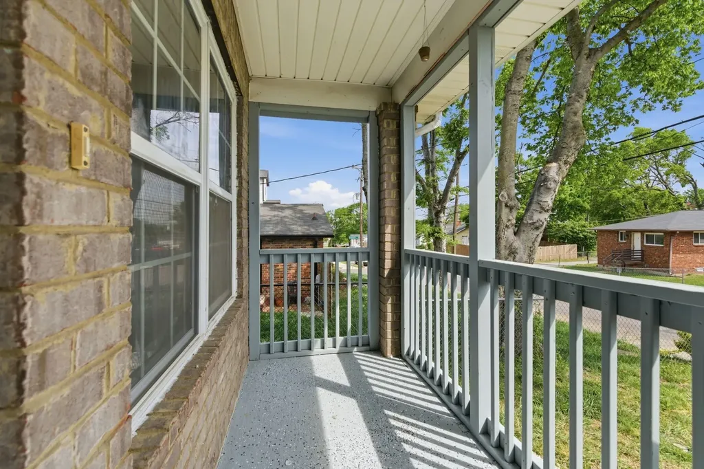 737 25th Ave, N Nashville TN 37208