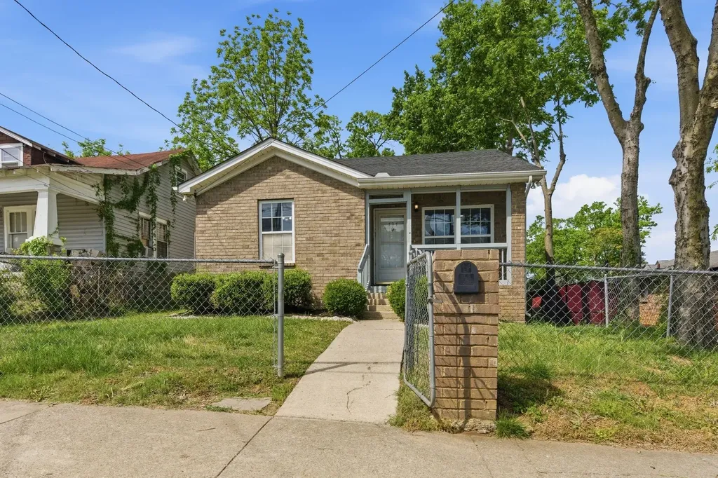 737 25th Ave, N Nashville TN 37208