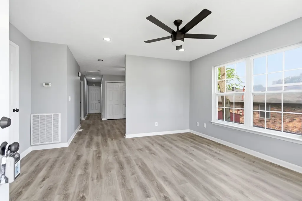 737 25th Ave, N Nashville TN 37208