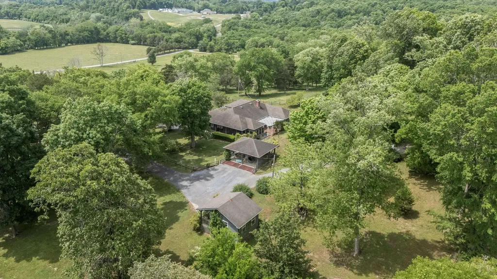 32 Grisham Road Fayetteville TN 37334