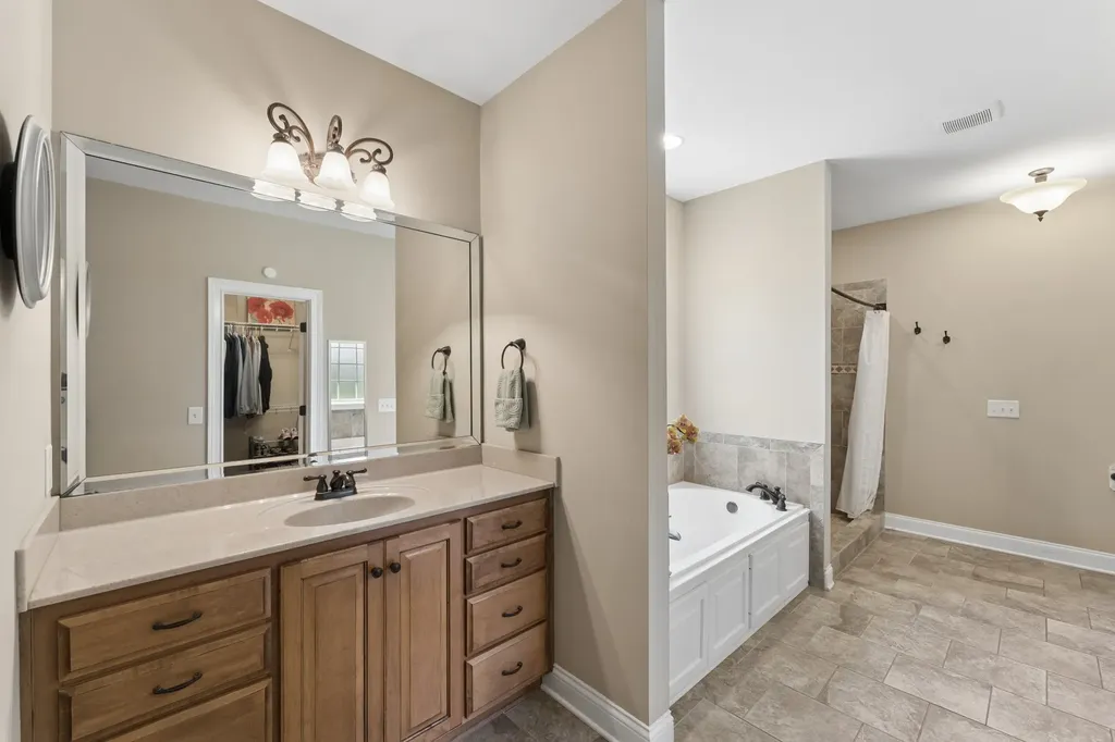 1038 Briarwood Drive Cottontown TN 37048