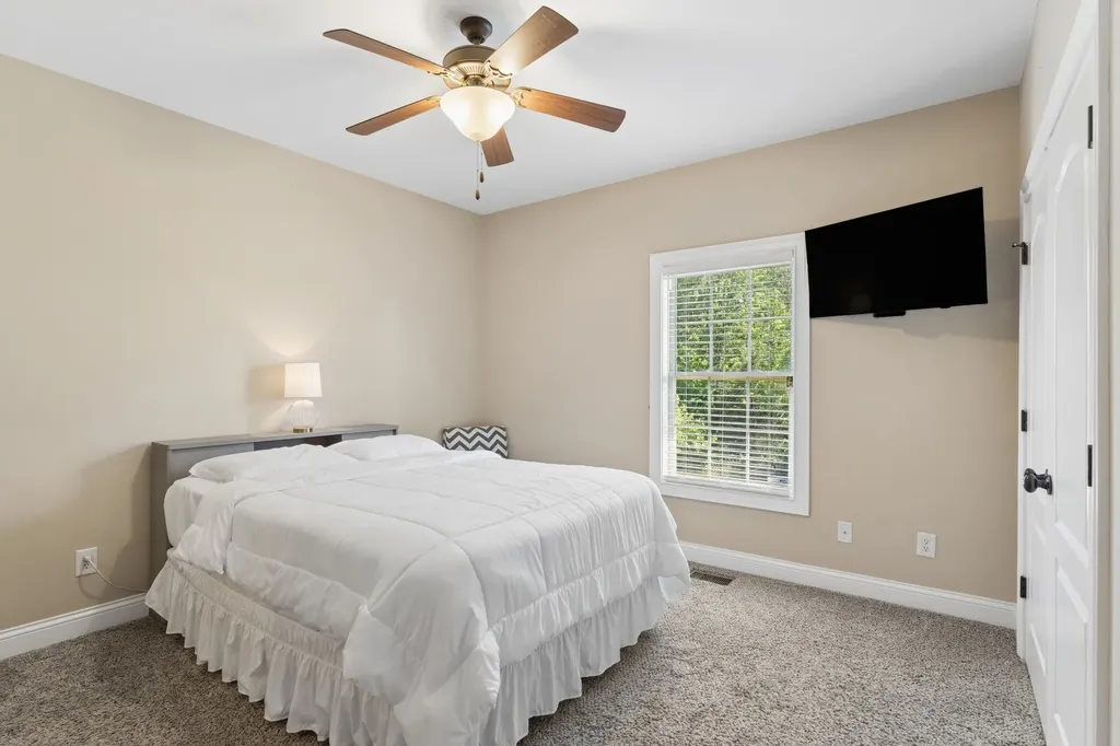 1038 Briarwood Drive Cottontown TN 37048