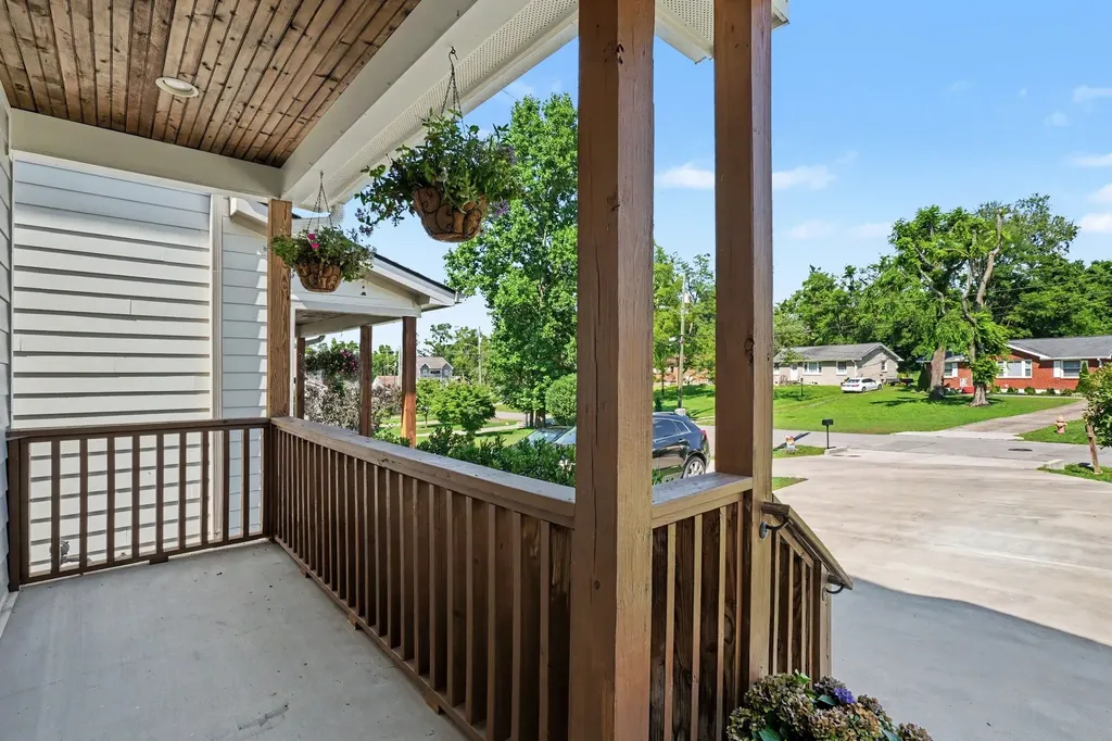 1429C Huffine Street Nashville TN 37216