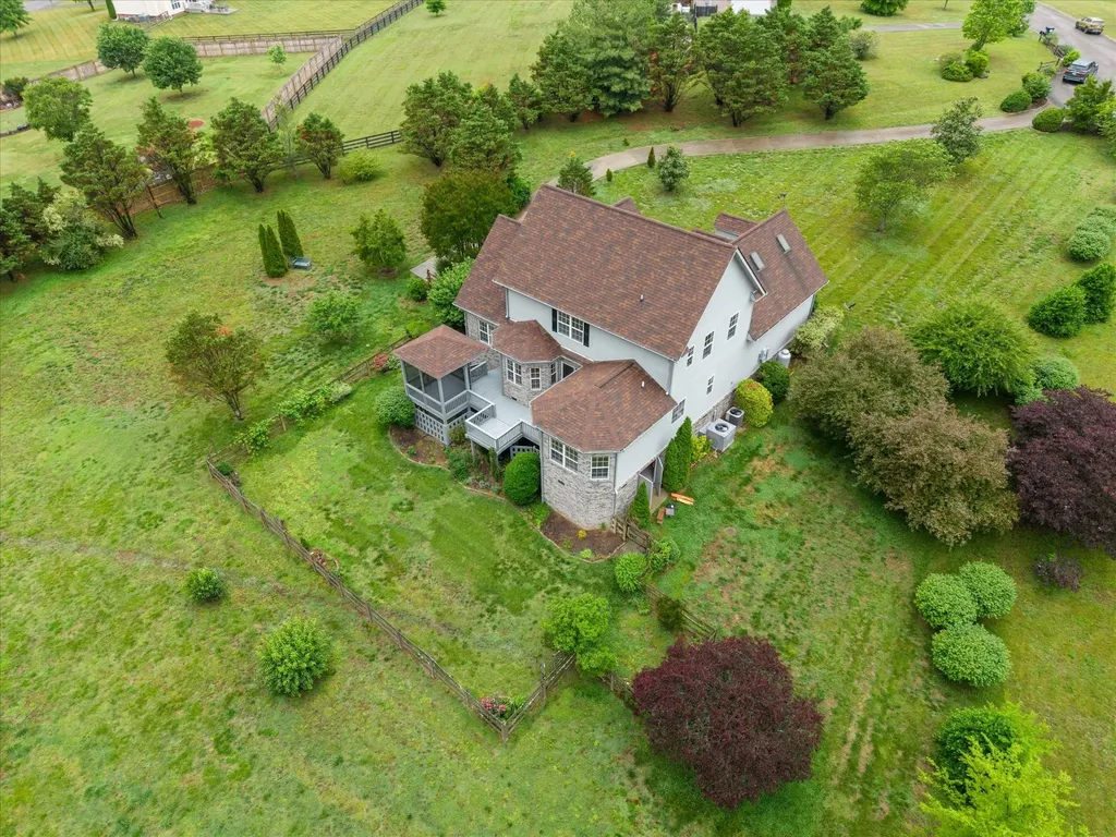 2216 Twin Peaks Court Spring Hill TN 37174
