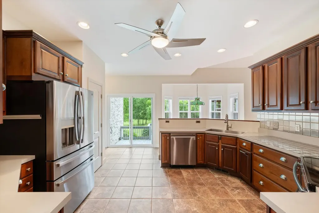 2216 Twin Peaks Court Spring Hill TN 37174