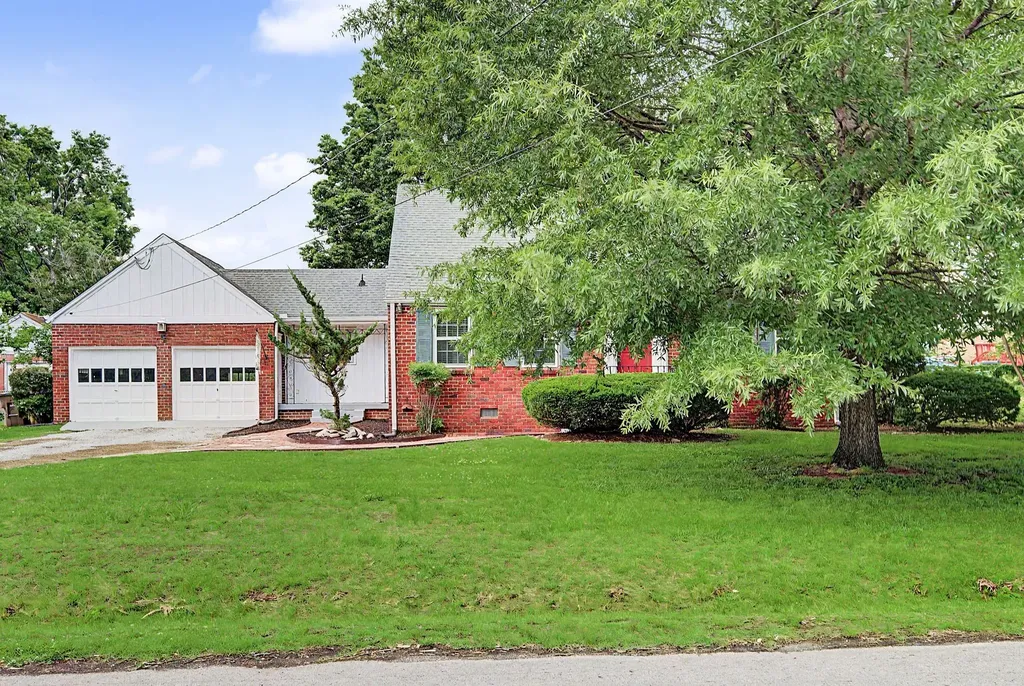 2840 Blue Brick Drive Nashville TN 37214