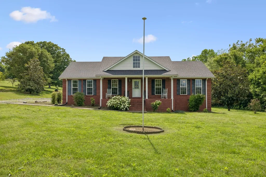 1180 Harris Branch Road Hartsville TN 37074