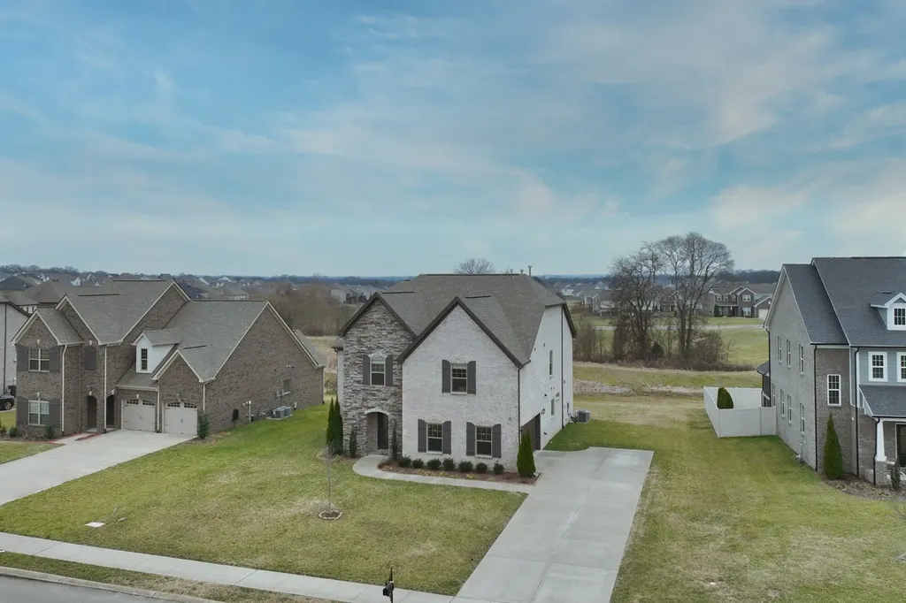 2939 Stewart Campbell Point Spring Hill TN 37174