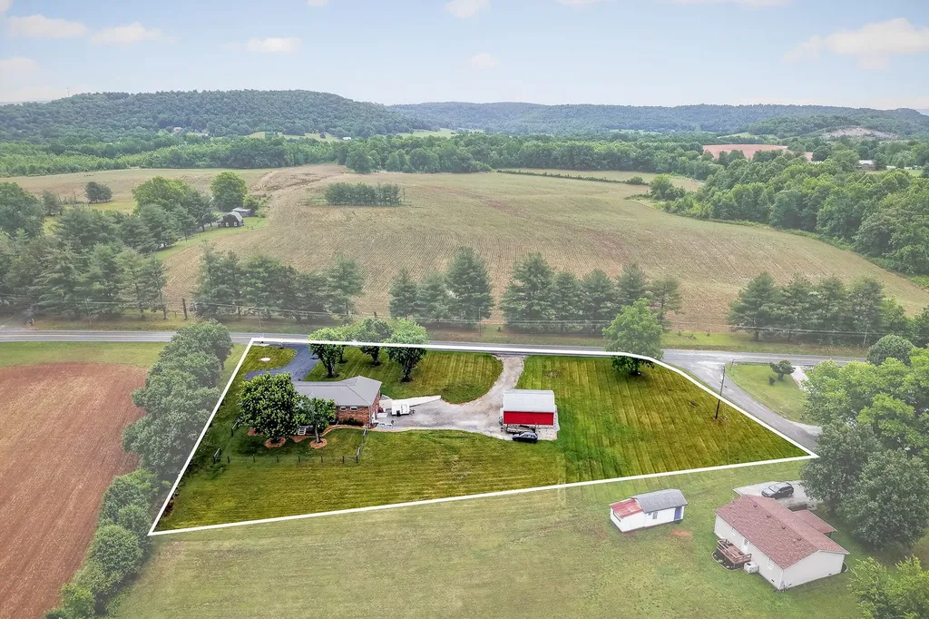 1755 Burgess Falls Road Sparta TN 38583
