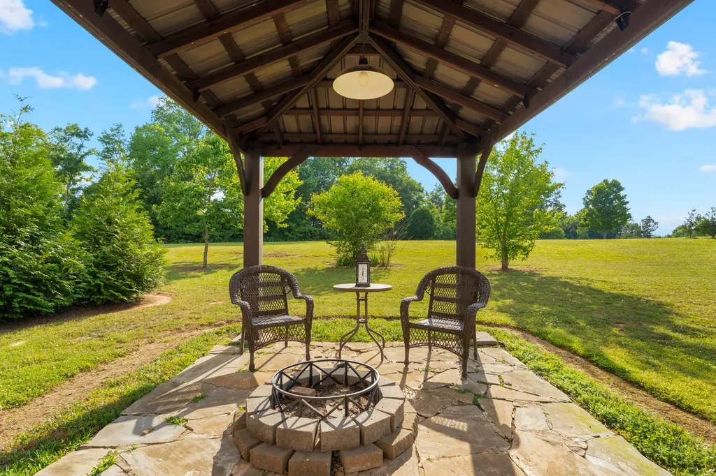 102 Waycross Drive Shelbyville TN 37160
