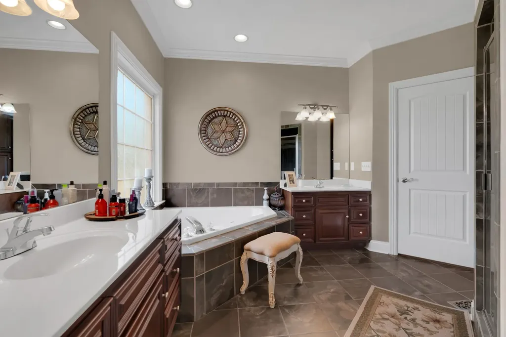 102 Waycross Drive Shelbyville TN 37160