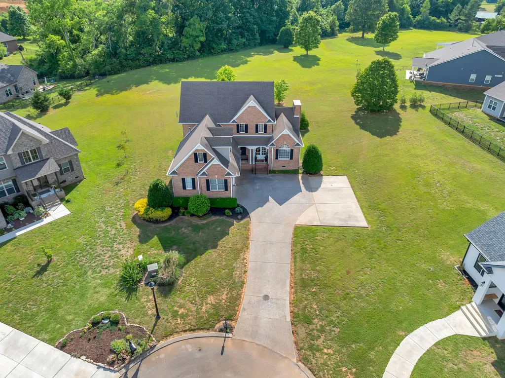 102 Waycross Drive Shelbyville TN 37160