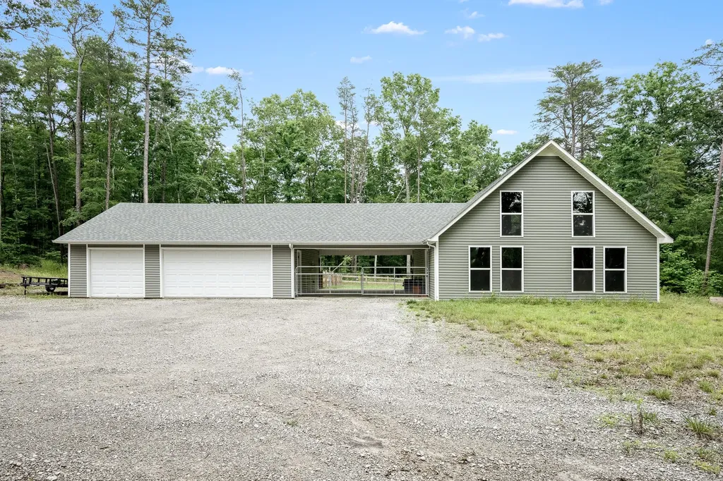 1361 Old Highway 56 Altamont TN 37301