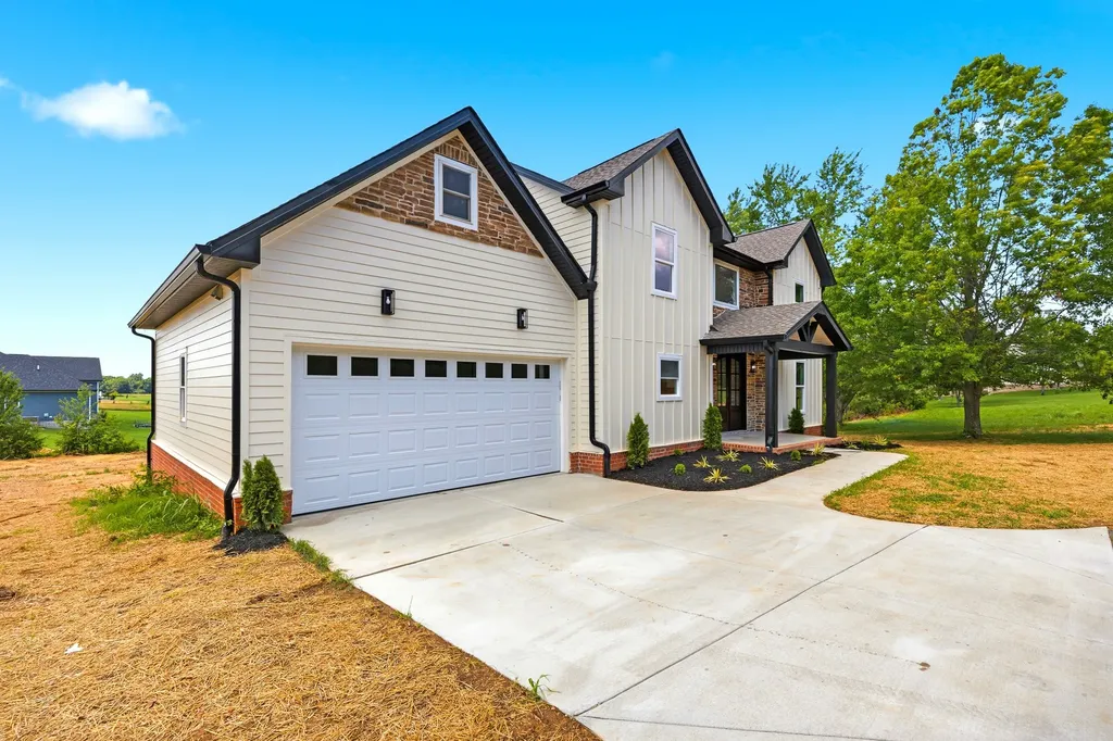 3305 Dobbins Pike Portland TN 37148