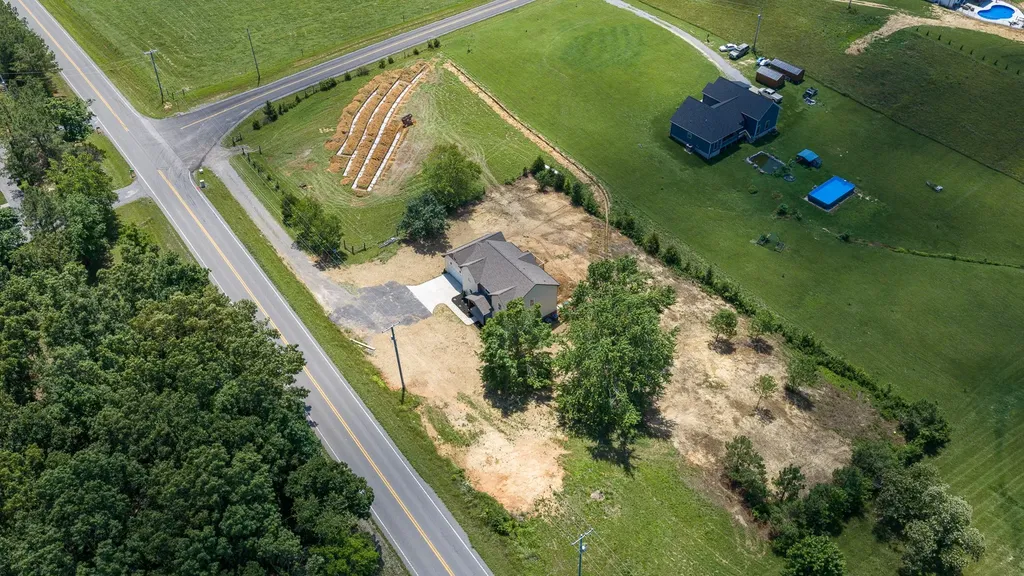 3305 Dobbins Pike Portland TN 37148