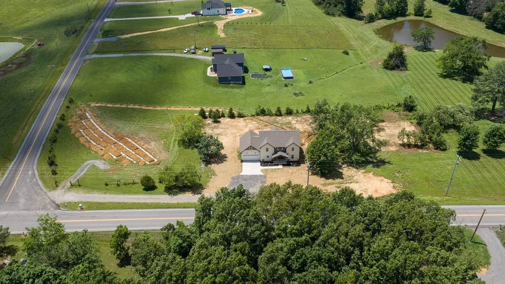 3305 Dobbins Pike Portland TN 37148